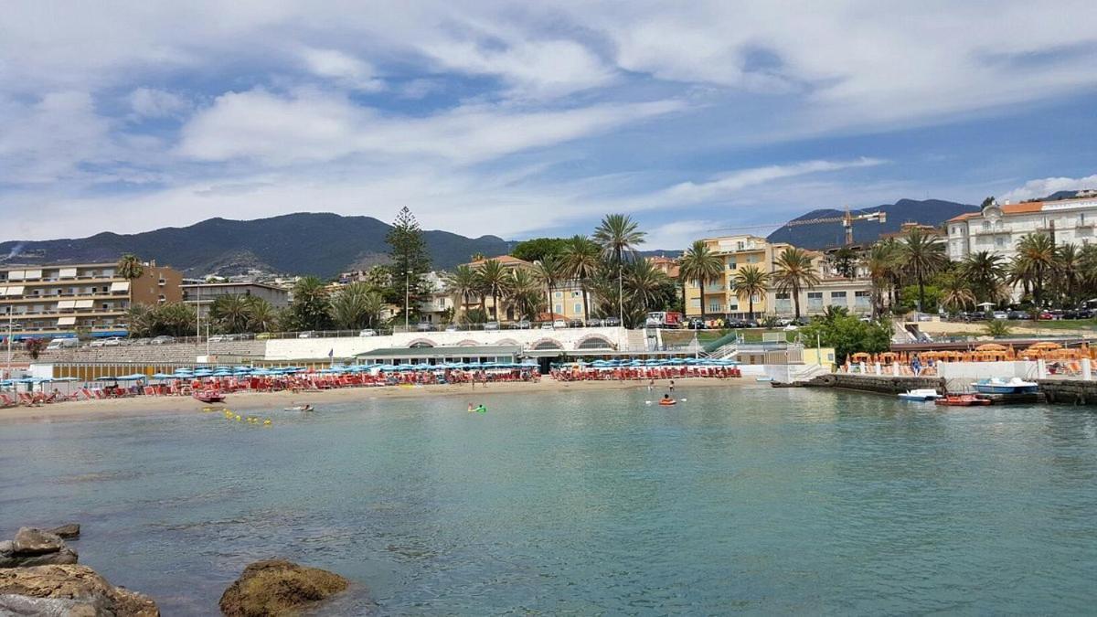 Casa Fiorenza Parcheggio Privato Sanremo Eksteriør bilde